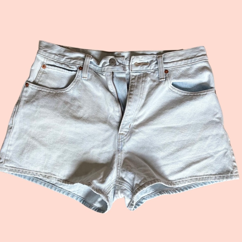 Levi's White Jean Shorts - Closet Fave, just doesn’t fit anymore!!